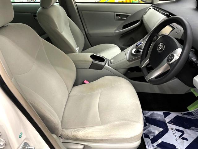 プリウス S 禁煙車 SDナビ 寒冷地仕様 スマートキー HIDヘッド ビルトインETC オートエアコン Bluetooth CD DVD再生 地デジ 盗難防止装置(5枚目)