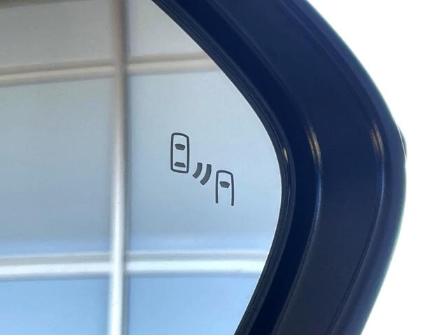 ヤリスクロス ハイブリッドＺ　禁煙車　全周囲カメラ　衝突被害軽減システム　レーダークルーズ　ハーフレザーシート　パワーシート　ドラレコ　スマートキー　ＬＥＤヘッド　ナビ連動ＥＴＣ　純正１８インチアルミ　車線逸脱警報　オートライト（6枚目）