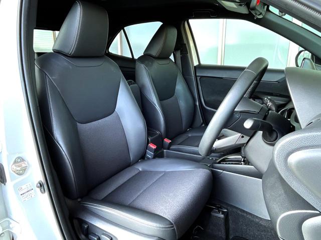 ヤリスクロス ハイブリッドＺ　禁煙車　全周囲カメラ　衝突被害軽減システム　レーダークルーズ　ハーフレザーシート　パワーシート　ドラレコ　スマートキー　ＬＥＤヘッド　ナビ連動ＥＴＣ　純正１８インチアルミ　車線逸脱警報　オートライト（10枚目）