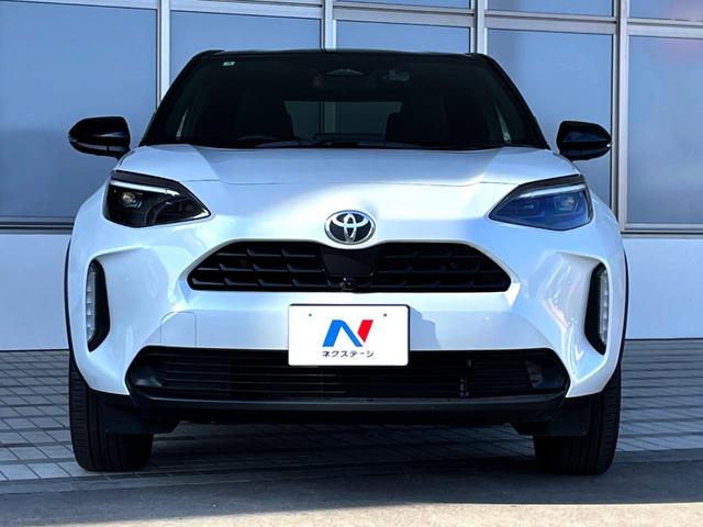 ヤリスクロス ハイブリッドＺ　禁煙車　全周囲カメラ　衝突被害軽減システム　レーダークルーズ　ハーフレザーシート　パワーシート　ドラレコ　スマートキー　ＬＥＤヘッド　ナビ連動ＥＴＣ　純正１８インチアルミ　車線逸脱警報　オートライト（16枚目）