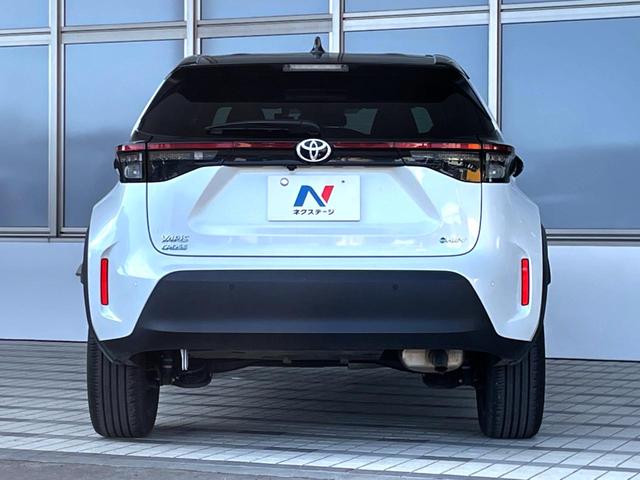 ヤリスクロス ハイブリッドＺ　禁煙車　全周囲カメラ　衝突被害軽減システム　レーダークルーズ　ハーフレザーシート　パワーシート　ドラレコ　スマートキー　ＬＥＤヘッド　ナビ連動ＥＴＣ　純正１８インチアルミ　車線逸脱警報　オートライト（17枚目）