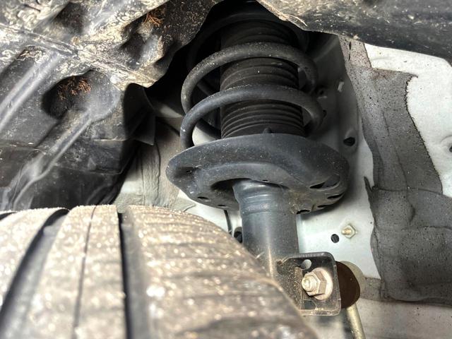 ヤリスクロス ハイブリッドＺ　禁煙車　全周囲カメラ　衝突被害軽減システム　レーダークルーズ　ハーフレザーシート　パワーシート　ドラレコ　スマートキー　ＬＥＤヘッド　ナビ連動ＥＴＣ　純正１８インチアルミ　車線逸脱警報　オートライト（22枚目）