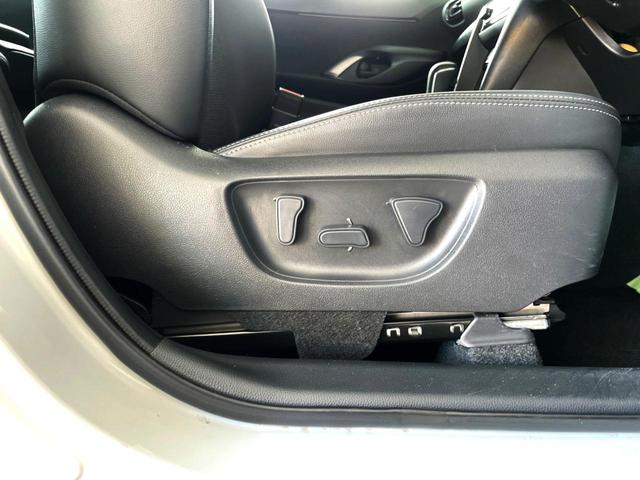 ヤリスクロス ハイブリッドＺ　禁煙車　全周囲カメラ　衝突被害軽減システム　レーダークルーズ　ハーフレザーシート　パワーシート　ドラレコ　スマートキー　ＬＥＤヘッド　ナビ連動ＥＴＣ　純正１８インチアルミ　車線逸脱警報　オートライト（38枚目）