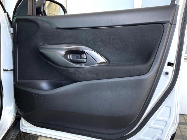 ヤリスクロス ハイブリッドＺ　禁煙車　全周囲カメラ　衝突被害軽減システム　レーダークルーズ　ハーフレザーシート　パワーシート　ドラレコ　スマートキー　ＬＥＤヘッド　ナビ連動ＥＴＣ　純正１８インチアルミ　車線逸脱警報　オートライト（43枚目）