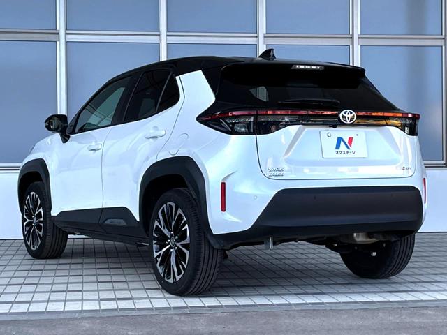 ヤリスクロス ハイブリッドＺ　禁煙車　全周囲カメラ　衝突被害軽減システム　レーダークルーズ　ハーフレザーシート　パワーシート　ドラレコ　スマートキー　ＬＥＤヘッド　ナビ連動ＥＴＣ　純正１８インチアルミ　車線逸脱警報　オートライト（49枚目）