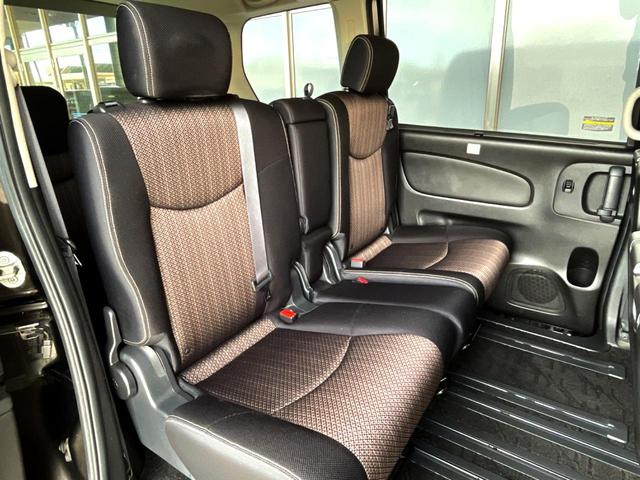 セレナ ハイウェイスター Vセレクション+セーフティ SHV 禁煙車 両側電動スライドドア 衝突軽減装置 純正ナビ ETC・Bluetooth・フルセグ LEDヘッドライト スマートキー オートライト 革巻きステアリング 地デジ プライバシーガラス オートエアコ(9枚目)