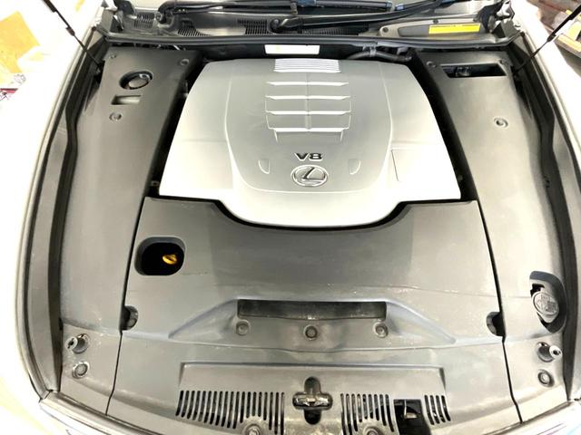 ＬＳ ＬＳ４６０　バージョンＳ　禁煙車　純正ＨＤＤナビ　バックカメラ　レーダークルーズ　レザーシート　前席シートエアコン　コーナーセンサー　スマートキー　ＨＩＤヘッド　ビルトインＥＴＣ　オートライト　デュアルエアコン　ＣＤ（17枚目）