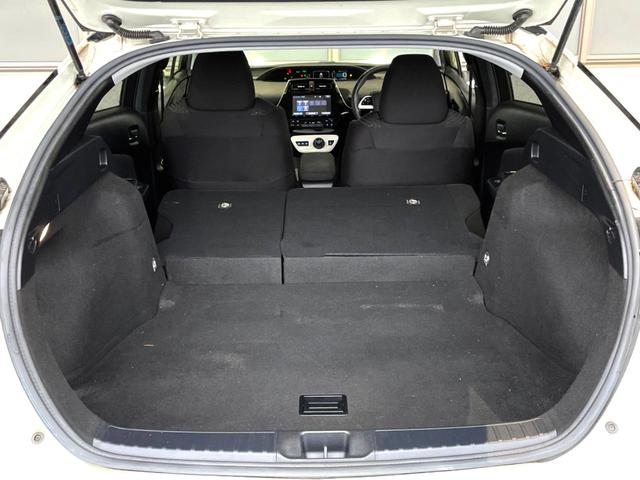 プリウス Ｓ　禁煙車　純正ＳＤナビ　バックカメラ　レーダークルーズ　ドラレコ　ＬＥＤヘッド　ビルトインＥＴＣ　純正１５インチアルミ　オートハイビーム　オートライト　オートエアコン　Ｂｌｕｅｔｏｏｔｈ　ＣＤ（10枚目）