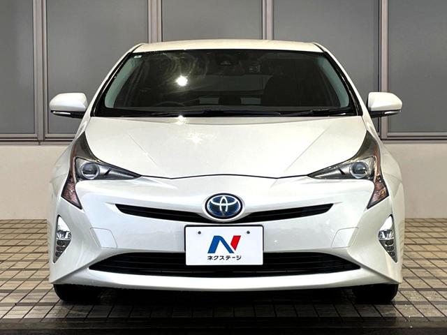 プリウス Ｓ　禁煙車　純正ＳＤナビ　バックカメラ　レーダークルーズ　ドラレコ　ＬＥＤヘッド　ビルトインＥＴＣ　純正１５インチアルミ　オートハイビーム　オートライト　オートエアコン　Ｂｌｕｅｔｏｏｔｈ　ＣＤ（14枚目）