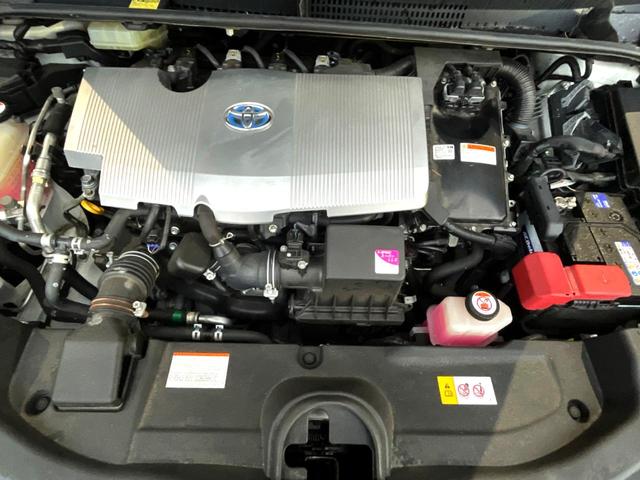 プリウス Ｓ　禁煙車　純正ＳＤナビ　バックカメラ　レーダークルーズ　ドラレコ　ＬＥＤヘッド　ビルトインＥＴＣ　純正１５インチアルミ　オートハイビーム　オートライト　オートエアコン　Ｂｌｕｅｔｏｏｔｈ　ＣＤ（18枚目）