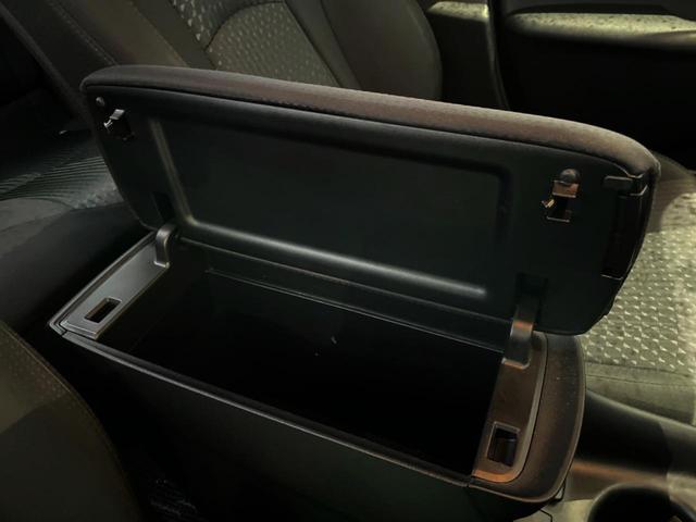 プリウス Ｓ　禁煙車　純正ＳＤナビ　バックカメラ　レーダークルーズ　ドラレコ　ＬＥＤヘッド　ビルトインＥＴＣ　純正１５インチアルミ　オートハイビーム　オートライト　オートエアコン　Ｂｌｕｅｔｏｏｔｈ　ＣＤ（37枚目）