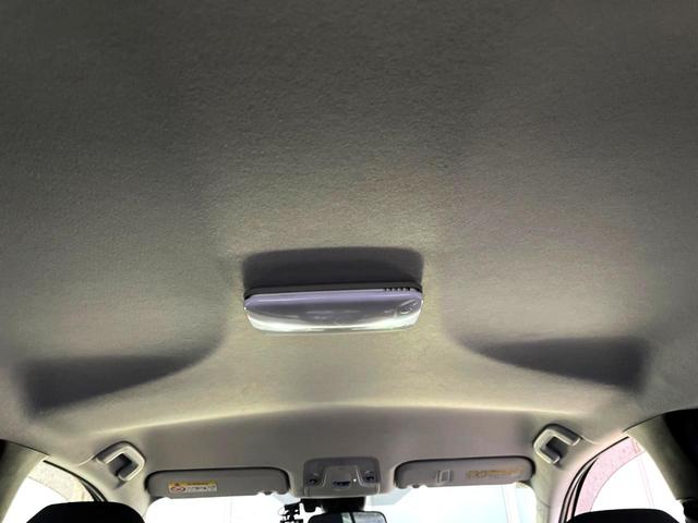 プリウス Ｓ　禁煙車　純正ＳＤナビ　バックカメラ　レーダークルーズ　ドラレコ　ＬＥＤヘッド　ビルトインＥＴＣ　純正１５インチアルミ　オートハイビーム　オートライト　オートエアコン　Ｂｌｕｅｔｏｏｔｈ　ＣＤ（47枚目）