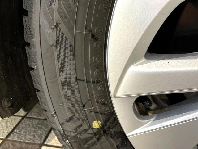 プリウス Ｓ　禁煙車　純正ＳＤナビ　バックカメラ　レーダークルーズ　ドラレコ　ＬＥＤヘッド　ビルトインＥＴＣ　純正１５インチアルミ　オートハイビーム　オートライト　オートエアコン　Ｂｌｕｅｔｏｏｔｈ　ＣＤ（57枚目）