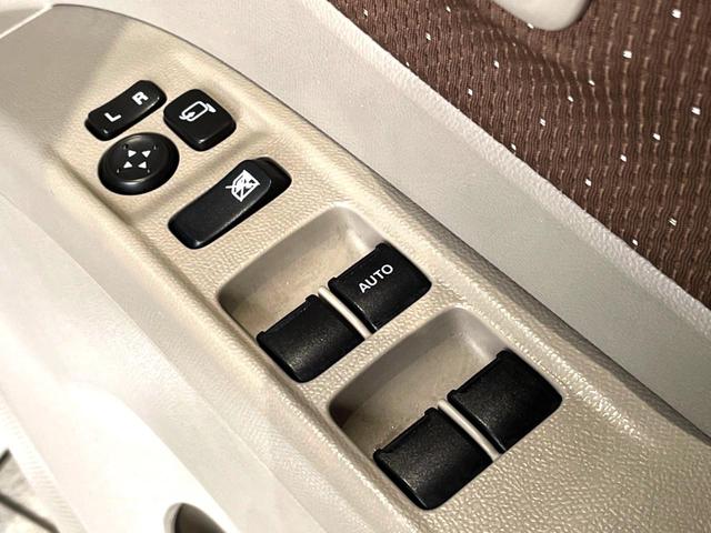 パレット リミテッド　禁煙車　電動スライドドア　ＳＤナビ　スマートキー　ＨＩＤヘッドライト　ＥＴＣ　オートライト　Ｂｌｕｅｔｏｏｔｈ　ＣＤ　ＤＶＤ再生　フルセグ　プライバシーガラス　盗難防止装置（7枚目）