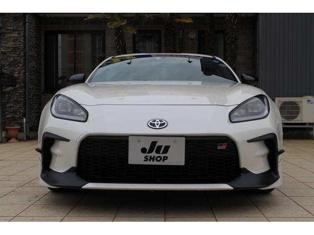 ＧＲ８６ ＲＺ　空力パッケージ　ＧＲエアロ・スポーツマフラー・トランクスポイラー・カナード・エアロスタビライジングカバー　純正フルセグ９インチナビ　バックカメラ　純正ドラレコ　ＥＴＣ２．０　ＨＤＭＩ　ＴＶキット（2枚目）