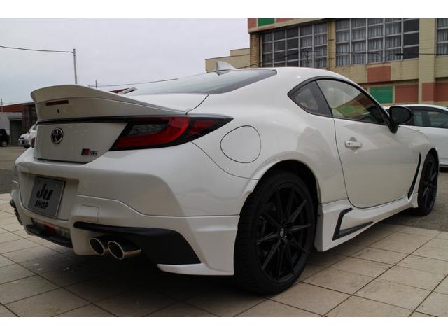 ＧＲ８６ ＲＺ　空力パッケージ　ＧＲエアロ・スポーツマフラー・トランクスポイラー・カナード・エアロスタビライジングカバー　純正フルセグ９インチナビ　バックカメラ　純正ドラレコ　ＥＴＣ２．０　ＨＤＭＩ　ＴＶキット（6枚目）