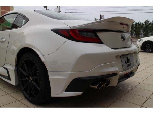 ＧＲ８６ ＲＺ　空力パッケージ　ＧＲエアロ・スポーツマフラー・トランクスポイラー・カナード・エアロスタビライジングカバー　純正フルセグ９インチナビ　バックカメラ　純正ドラレコ　ＥＴＣ２．０　ＨＤＭＩ　ＴＶキット（14枚目）