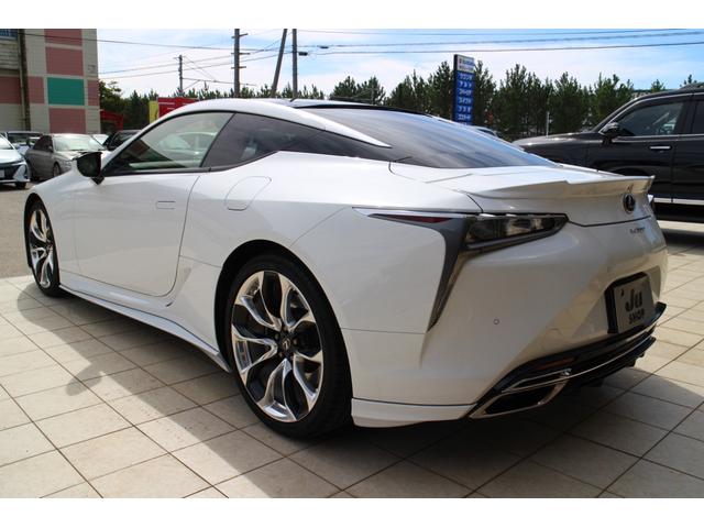 ＬＣ５００　Ｓパッケージ　マークレビンソンサウンドシステム　寒冷地仕様　カーボンルーフ　ＢＳＭ　ＲＣＴＡ　ＨＵＤ　ハーフレザーパワーシート　純正フルセグナビ　バックカメラ　ＥＴＣ２．０　ＬＥＤヘッドライト　ＴＲＤスポイラー(5枚目)