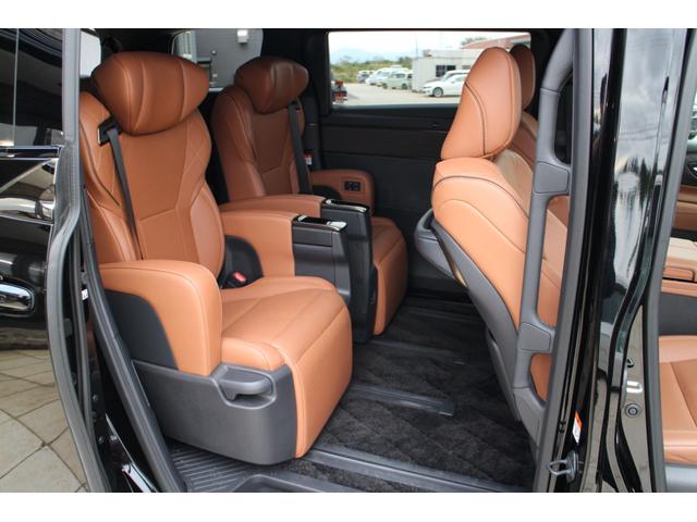 ヴェルファイアハイブリッド Ｚ　プレミア　４ＷＤ　デジタルインナーミラー　ユニバーサルステップ　フリップダウンモニター　ＥＴＣ２．０　携帯充電　ムーンルーフ　前後ドラレコ　両側パワスラ　パワーバックドア　レザーシート　パワーシート（28枚目）