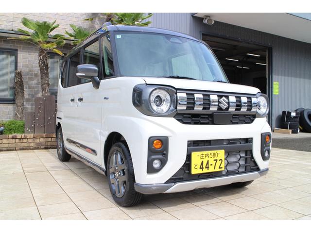 スペーシアギア ハイブリッドＸＺ　４ＷＤ　届出済み未使用車　ワンオーナー　スズキセーフティサポート　両側パワースライドドア　ハンドルヒーター　クリアランスソナー　クルーズコントロール　シートヒーター　ＬＥＤヘッドライト　ＨＵＤ（2枚目）