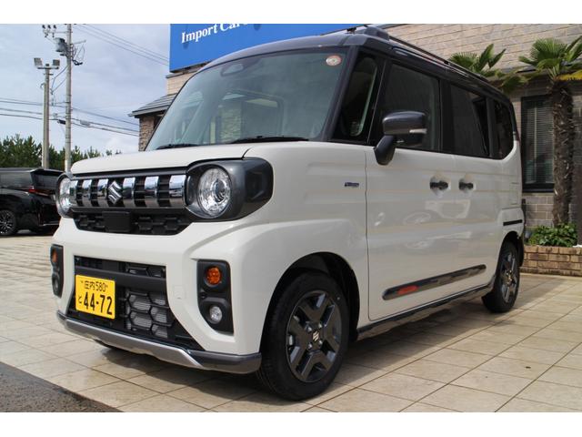 スペーシアギア ハイブリッドＸＺ　４ＷＤ　届出済み未使用車　ワンオーナー　スズキセーフティサポート　両側パワースライドドア　ハンドルヒーター　クリアランスソナー　クルーズコントロール　シートヒーター　ＬＥＤヘッドライト　ＨＵＤ（8枚目）