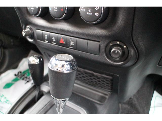 ジープ・ラングラーアンリミテッド スポーツ 4WD ブラックライノ17インチアルミ トーヨーオープンカントリー パイオニアフルセグナビ バックカメラ サイドカメラ ETC クルーズコントロール キーレス(25枚目)