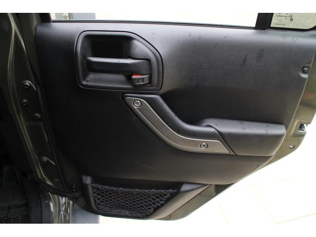 ジープ・ラングラーアンリミテッド スポーツ 4WD ブラックライノ17インチアルミ トーヨーオープンカントリー パイオニアフルセグナビ バックカメラ サイドカメラ ETC クルーズコントロール キーレス(35枚目)