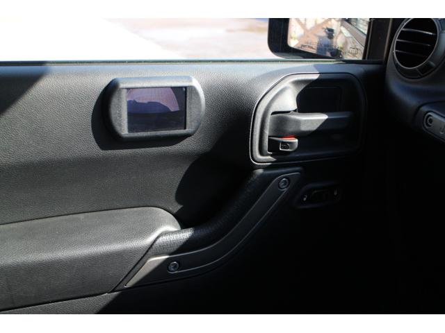 ジープ・ラングラーアンリミテッド スポーツ 4WD ブラックライノ17インチアルミ トーヨーオープンカントリー パイオニアフルセグナビ バックカメラ サイドカメラ ETC クルーズコントロール キーレス(50枚目)