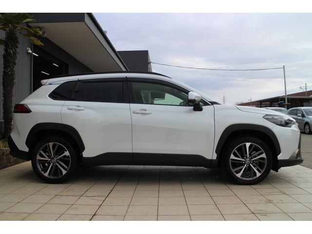 カローラクロス ハイブリッド　Ｚ　ワンオーナー　純正フルセグディスプレイオーディオ　全方位モニター　ＴＶキット　寒冷地仕様　パノラマルーフ　ＢＳＭ＋パーキングサポートブレーキ　置くだけ充電　スペアタイヤ　ＥＴＣ２．０　パワーバックドア（4枚目）