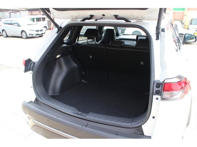 カローラクロス ハイブリッド　Ｚ　ワンオーナー　純正フルセグディスプレイオーディオ　全方位モニター　ＴＶキット　寒冷地仕様　パノラマルーフ　ＢＳＭ＋パーキングサポートブレーキ　置くだけ充電　スペアタイヤ　ＥＴＣ２．０　パワーバックドア（17枚目）