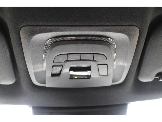 カローラクロス ハイブリッド　Ｚ　ワンオーナー　純正フルセグディスプレイオーディオ　全方位モニター　ＴＶキット　寒冷地仕様　パノラマルーフ　ＢＳＭ＋パーキングサポートブレーキ　置くだけ充電　スペアタイヤ　ＥＴＣ２．０　パワーバックドア（41枚目）