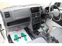 ＫＣエアコン・パワステ農繁仕様　４ＷＤ　５ＭＴ　届出済未使用車スズキセーフティサポート　デフロック　４枚リーフスプリング　キーレス　パワーウィンドウ　荷台作業灯　アッパーメンバーガード　リヤゲートチェーン（28枚目）