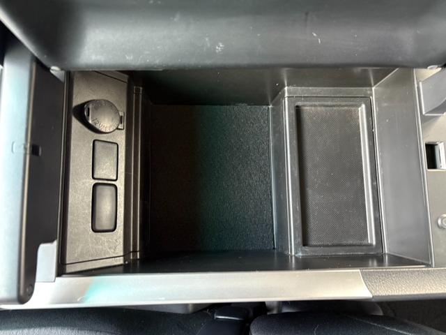 ヴェルファイアハイブリッド ＺＲ　ワンオーナー　純正ナビ＆フリップダウンモニター　Ｂｌｕｅｔｏｏｔｈ　リアカメラ両側パワスラ　純正１６ＡＷ　メモリー付パワーシート　ＨＩＤ　前後ドラレコ　フルセグ＆ＤＶＤ　ＥＴＣ　クルコン（26枚目）