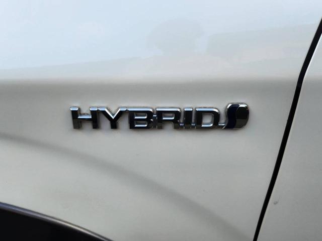 カローラフィールダー ハイブリッドＧ　ダブルバイビー　ＴＳＳ衝突被害軽減ブレーキ　レーンキープアシスト　ＬＥＤヘッドライト　ＡＨＢ　カロッツェリアメモリーナビ　Ｂｌｕｅｔｏｏｔｈ　フルセグ　ＥＴＣ　ハーフレザーシート　ブラック塗装１６アルミ（51枚目）
