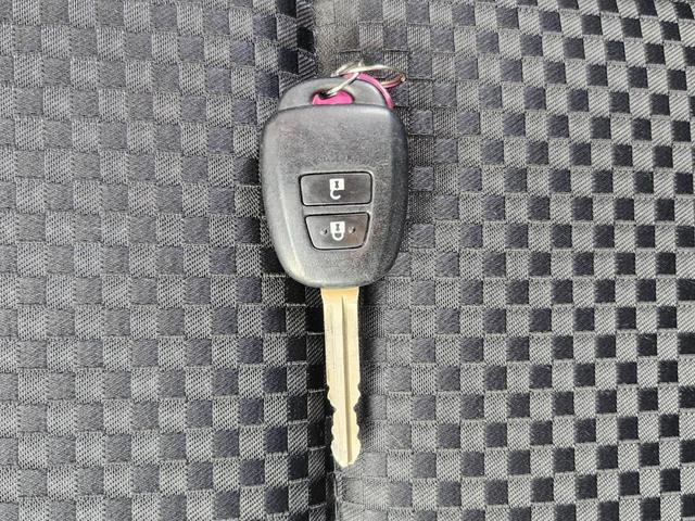 カローラフィールダー ハイブリッドＧ　ダブルバイビー　ＴＳＳ衝突被害軽減ブレーキ　レーンキープアシスト　ＬＥＤヘッドライト　ＡＨＢ　カロッツェリアメモリーナビ　Ｂｌｕｅｔｏｏｔｈ　フルセグ　ＥＴＣ　ハーフレザーシート　ブラック塗装１６アルミ（58枚目）