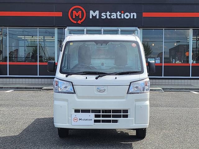 ハイゼットトラック スタンダード　電子制御式４ＷＤ　スマートアシスト　衝突被害軽減ブレーキ　車線逸脱警報　標識認識機能　前後方誤発進抑制　ＶＳＣ＆ＴＲＣ　アイドリングストップ　ヘッドライトレベライザー（3枚目）