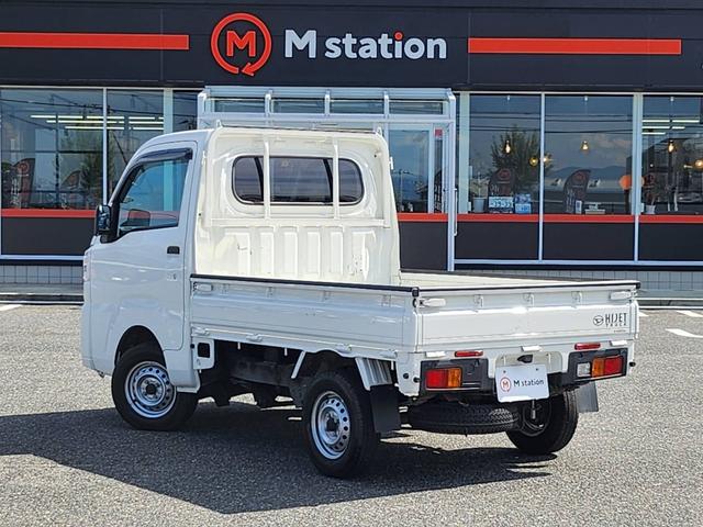 ハイゼットトラック スタンダード　電子制御式４ＷＤ　スマートアシスト　衝突被害軽減ブレーキ　車線逸脱警報　標識認識機能　前後方誤発進抑制　ＶＳＣ＆ＴＲＣ　アイドリングストップ　ヘッドライトレベライザー（8枚目）