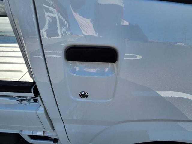 ハイゼットトラック スタンダード　電子制御式４ＷＤ　スマートアシスト　衝突被害軽減ブレーキ　車線逸脱警報　標識認識機能　前後方誤発進抑制　ＶＳＣ＆ＴＲＣ　アイドリングストップ　ヘッドライトレベライザー（16枚目）
