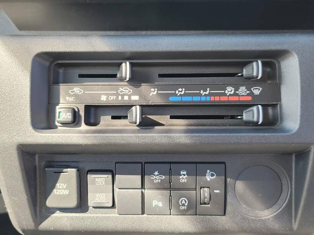 ハイゼットトラック スタンダード　電子制御式４ＷＤ　スマートアシスト　衝突被害軽減ブレーキ　車線逸脱警報　標識認識機能　前後方誤発進抑制　ＶＳＣ＆ＴＲＣ　アイドリングストップ　ヘッドライトレベライザー（47枚目）