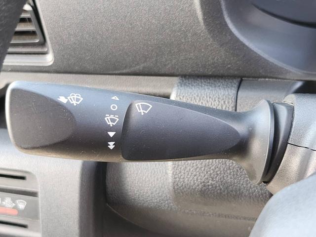 ハイゼットトラック スタンダード　電子制御式４ＷＤ　スマートアシスト　衝突被害軽減ブレーキ　車線逸脱警報　標識認識機能　前後方誤発進抑制　ＶＳＣ＆ＴＲＣ　アイドリングストップ　ヘッドライトレベライザー（50枚目）