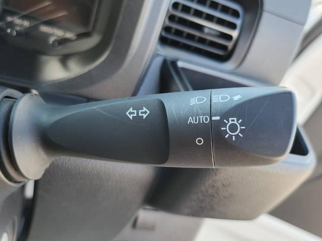 ハイゼットトラック スタンダード　電子制御式４ＷＤ　スマートアシスト　衝突被害軽減ブレーキ　車線逸脱警報　標識認識機能　前後方誤発進抑制　ＶＳＣ＆ＴＲＣ　アイドリングストップ　ヘッドライトレベライザー（52枚目）