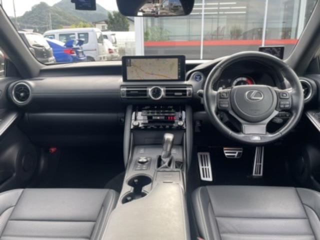 ＩＳ ＩＳ３００ｈ　Ｆスポーツ　４ＷＤ　ワンオーナー　全周囲カメラ　衝突軽減プリクラッシュ　寒冷地仕様　レーダークルーズコントロール　ステアリングヒーター　ドラレコ　ＥＴＣ２．０　オレンジキャリパー　純正１９アルミ（7枚目）