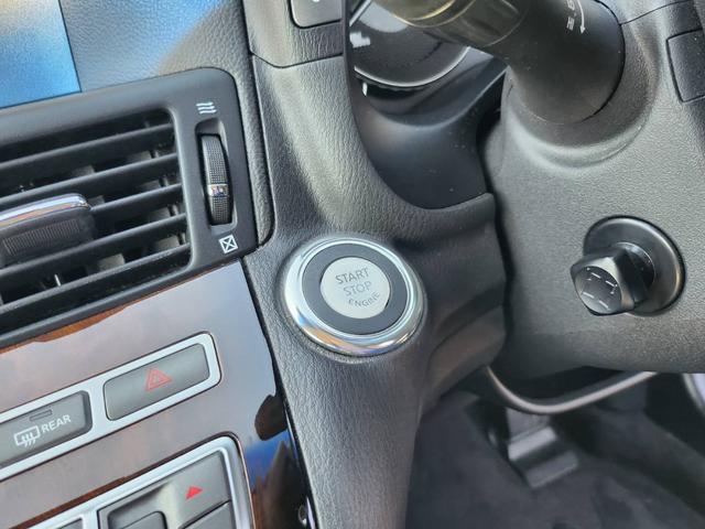 フーガ ３７０ＧＴ　本革シート　シートエアコン＆ヒーター　純正ＨＤＤナビ　フルセグＴＶ　Ｂｌｕｅｔｏｏｔｈ　バックカメラ　ＨＩＤライト　クルーズコントロール　シュナイダー１８ＡＷ　メモリー付パワーシート（26枚目）