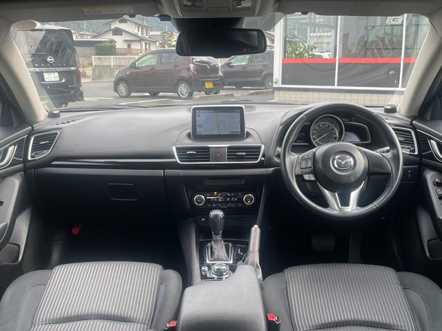 アクセラスポーツ １５Ｓ　４ＷＤ　スマートシティブレーキ　純正ナビ　地デジＴＶ　バックカメラ　　ＥＴＣ　Ｂｌｕｅｔｏｏｔｈ　ＥＧスターター　革巻きステアリング　ｉ－ｓｔｏｐ　純正１６アルミ　スマートキー（15枚目）