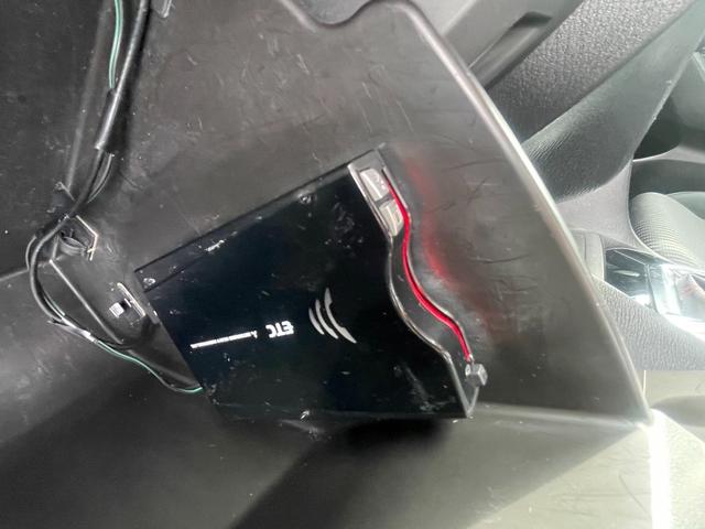 アクセラスポーツ １５Ｓ　４ＷＤ　スマートシティブレーキ　純正ナビ　地デジＴＶ　バックカメラ　　ＥＴＣ　Ｂｌｕｅｔｏｏｔｈ　ＥＧスターター　革巻きステアリング　ｉ－ｓｔｏｐ　純正１６アルミ　スマートキー（30枚目）