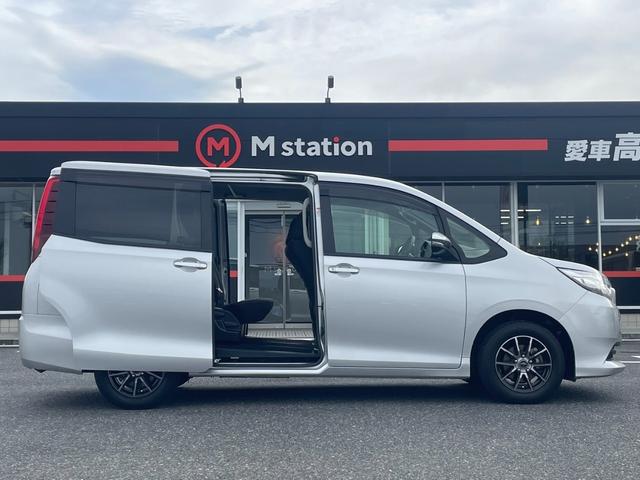 ノア Ｘ　４ＷＤ　ワンオーナー　トヨタセーフティセンス　衝突被害軽減ブレーキ　レーンキープアシスト　寒冷地仕様　純正メモリーナビ　バックカメラ　パワースライドドア　ＬＥＤライト　ＡＨＢ　ドライブレコーダー（6枚目）