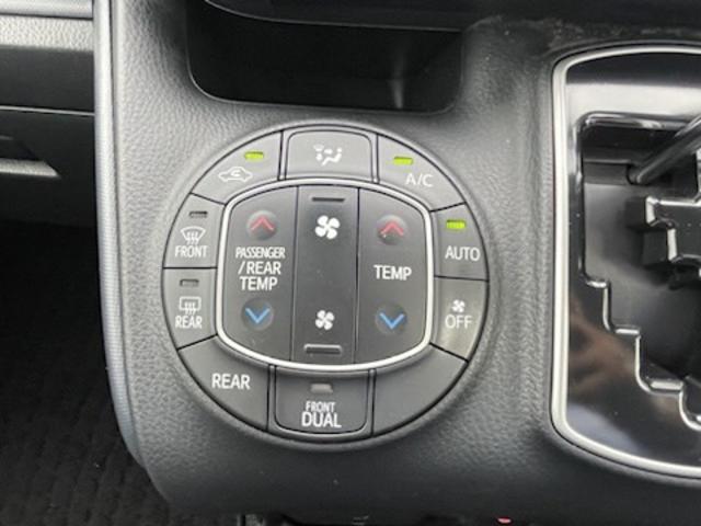 ノア Ｘ　４ＷＤ　ワンオーナー　トヨタセーフティセンス　衝突被害軽減ブレーキ　レーンキープアシスト　寒冷地仕様　純正メモリーナビ　バックカメラ　パワースライドドア　ＬＥＤライト　ＡＨＢ　ドライブレコーダー（12枚目）