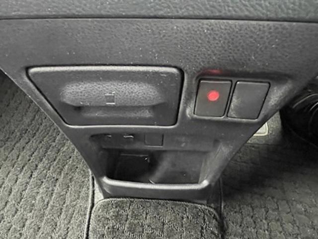 ノア Ｘ　４ＷＤ　ワンオーナー　トヨタセーフティセンス　衝突被害軽減ブレーキ　レーンキープアシスト　寒冷地仕様　純正メモリーナビ　バックカメラ　パワースライドドア　ＬＥＤライト　ＡＨＢ　ドライブレコーダー（22枚目）