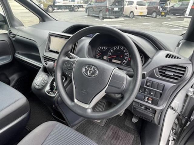 ノア Ｘ　４ＷＤ　ワンオーナー　トヨタセーフティセンス　衝突被害軽減ブレーキ　レーンキープアシスト　寒冷地仕様　純正メモリーナビ　バックカメラ　パワースライドドア　ＬＥＤライト　ＡＨＢ　ドライブレコーダー（23枚目）