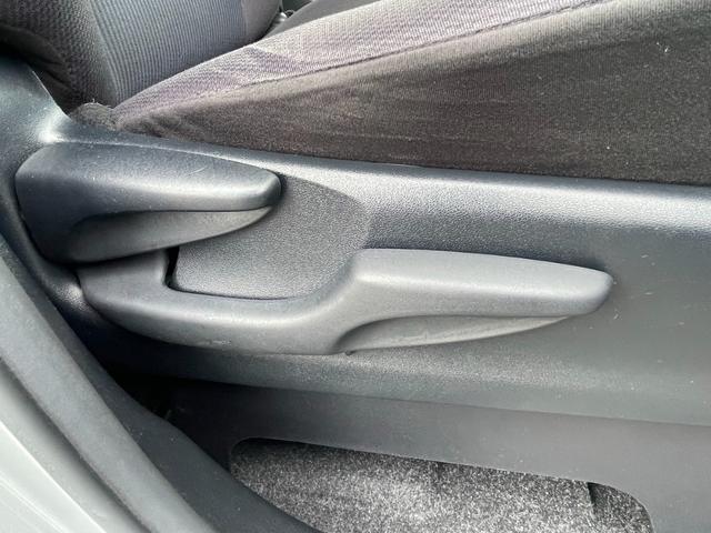 ノア Ｘ　４ＷＤ　ワンオーナー　トヨタセーフティセンス　衝突被害軽減ブレーキ　レーンキープアシスト　寒冷地仕様　純正メモリーナビ　バックカメラ　パワースライドドア　ＬＥＤライト　ＡＨＢ　ドライブレコーダー（31枚目）